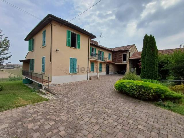 Case e ville in vendita di 700 m² in Via della Pace