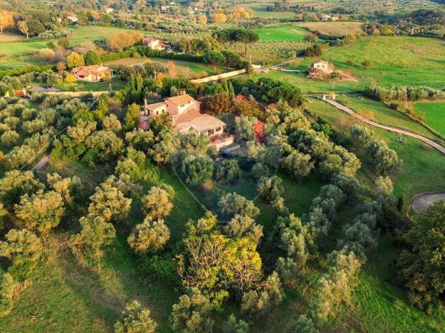 Case e ville in vendita di 700 m² in Via delle Boccette, 3