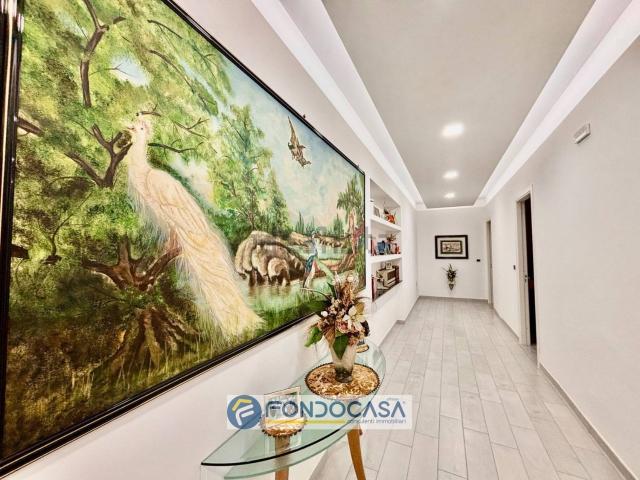 Case e ville in vendita di 700 m² in Via delle Orchidee
