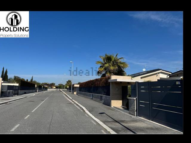 Case e ville in vendita di 700 m² in Via Enrico Nencioni