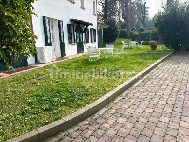Case e ville in vendita di 700 m² in Via Misurina