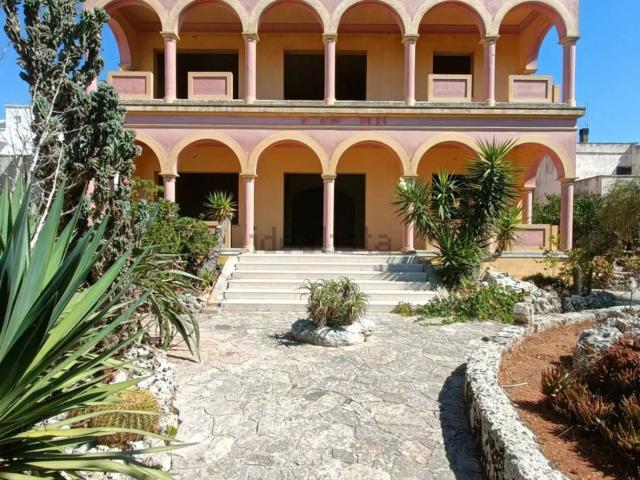 Case e ville in vendita di 700 m² in Via San Vincenzo