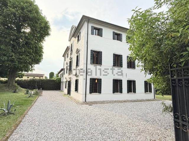 Case e ville in vendita di 700 m² in Via Piave