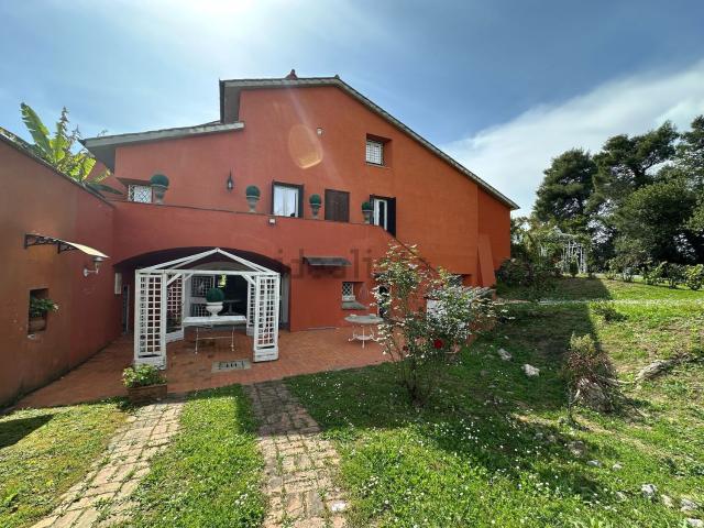 Case e ville in vendita di 700 m² in Vicolo del Casale di San Nicola, 50