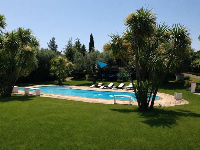 Case e ville in vendita di 700 m² in Contrada Villanesi, 95