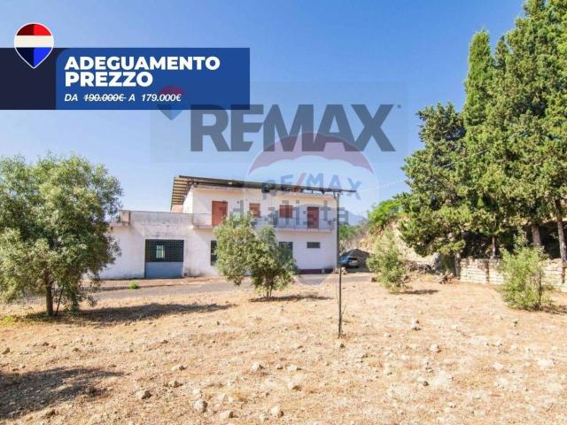 Case e ville in vendita di 700 m² in Contrada Archi
