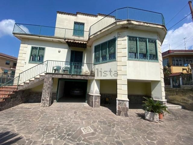 Case e ville in vendita di 700 m² in Località Tufo, 16