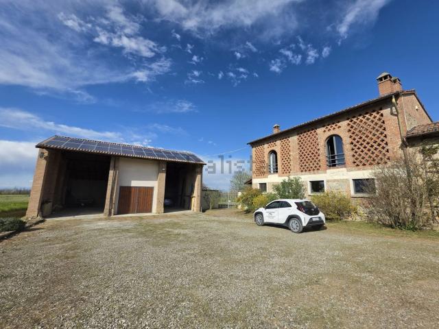 Case e ville in vendita di 700 m² in Località Piano