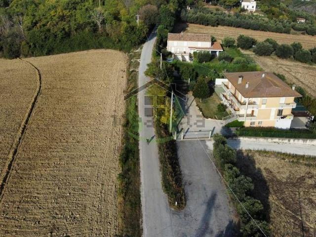 Case e ville in vendita di 700 m² in Strada Cacciona, 11