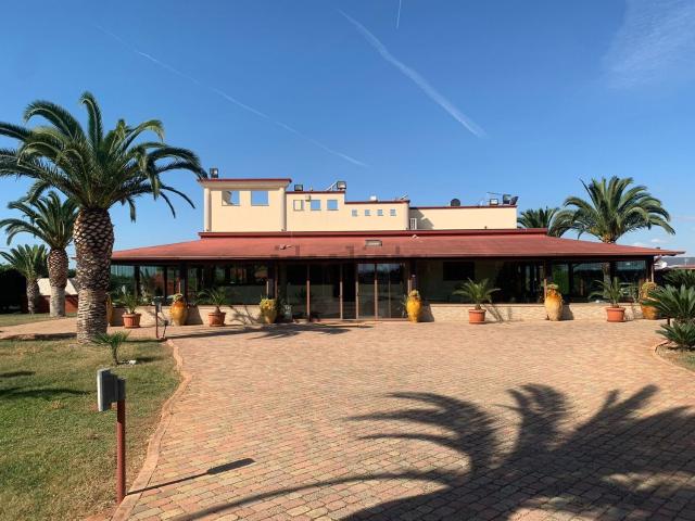 Case e ville in vendita di 701 m² in Via Mannara