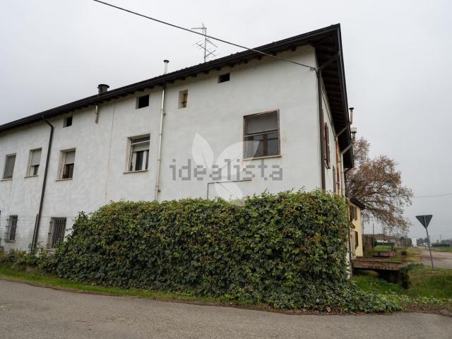 Case e ville in vendita di 703 m² in Strada Calerno