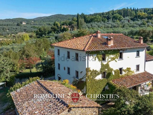 Case e ville in vendita di 709 m²