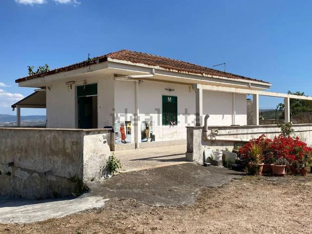 Case e ville in vendita di 70 m² in Strada Provinciale 28i