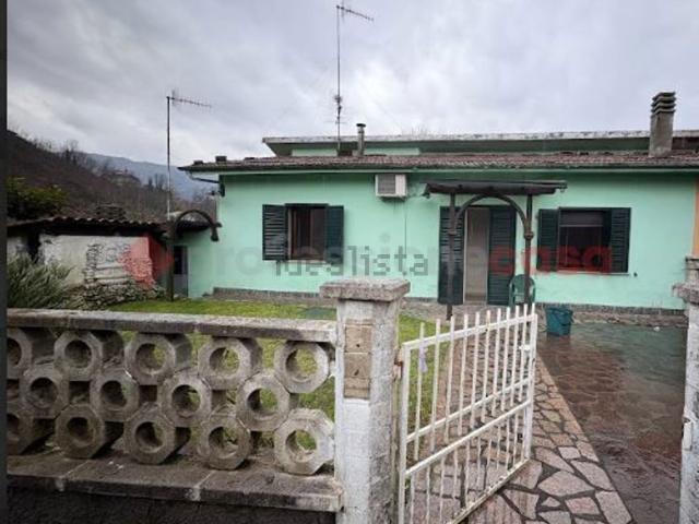 Case e ville in vendita di 70 m² in Via del Molino, 18