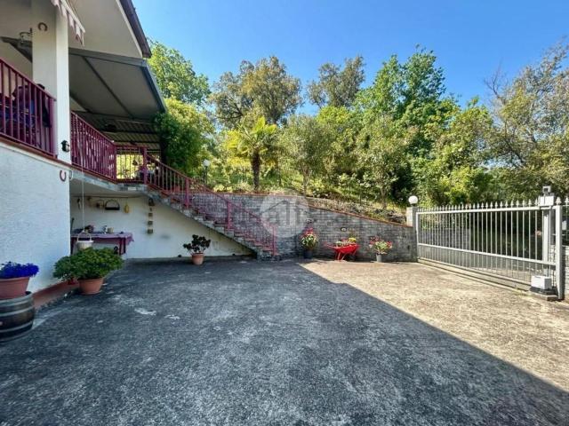 Case e ville in vendita di 70 m² in Via Fratta