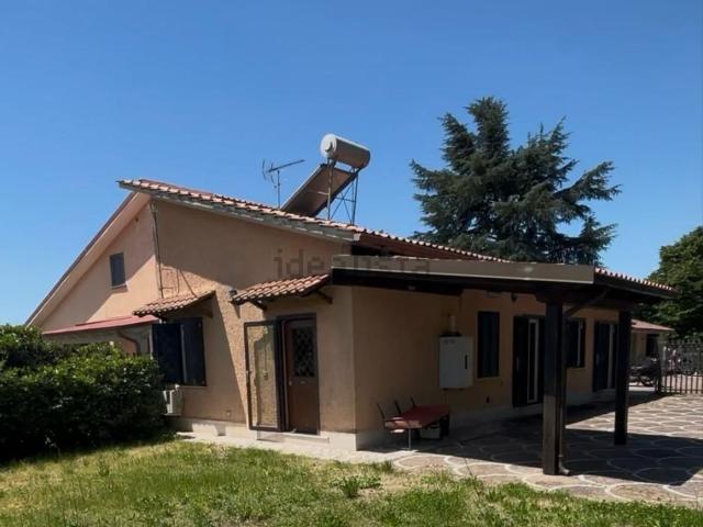 Case e ville in vendita di 70 m² in Via Giovanni Segantini, 12