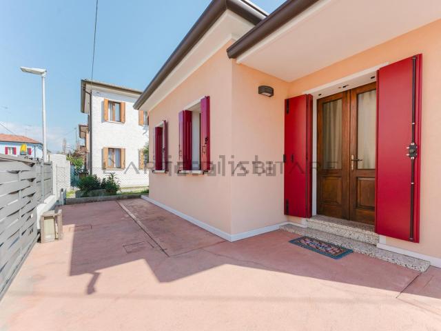 Case e ville in vendita di 70 m² in Via Giannino Ancillotto, 9