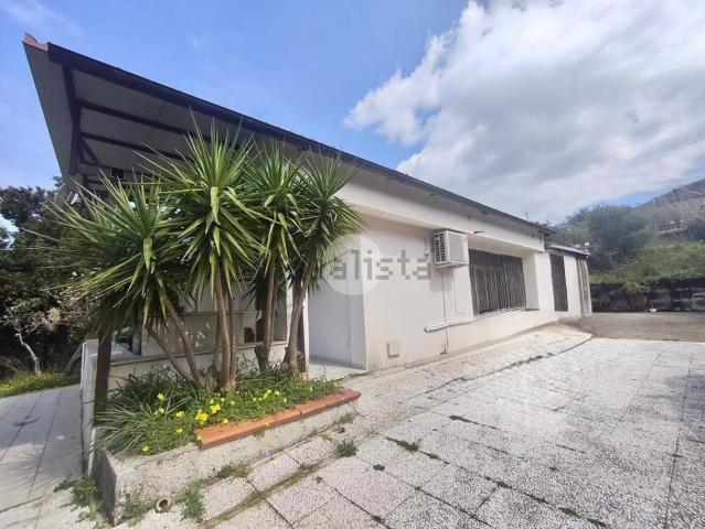 Case e ville in vendita di 70 m² in Via Pesaro, 24