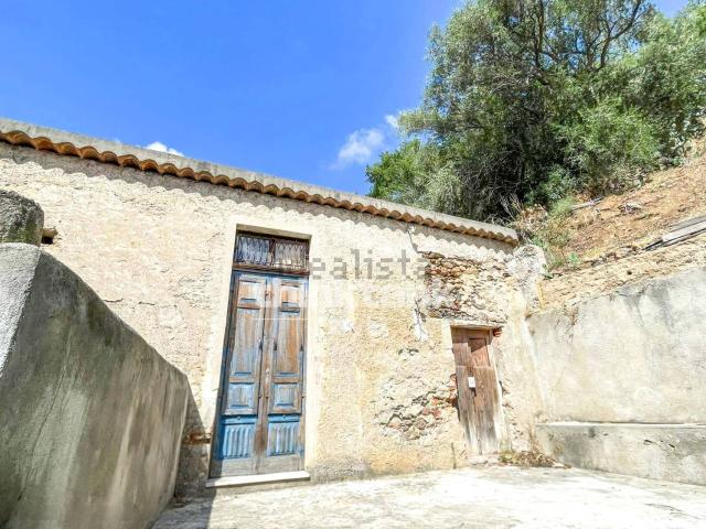 Case e ville in vendita di 70 m² in Via Santa Maria Del Tindari