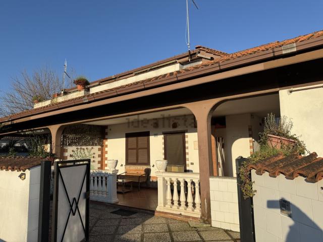 Case e ville in vendita di 70 m² in Viale Corona Australe, 25