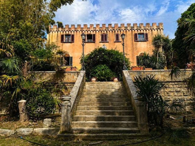 Case e ville in vendita di 710 m² in Via di Ragnaia Asciano, 3