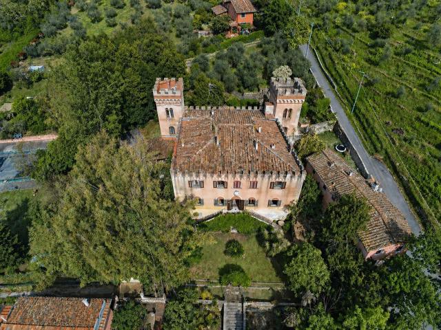 Case e ville in vendita di 710 m² in Via di Ragnaia Asciano, 6