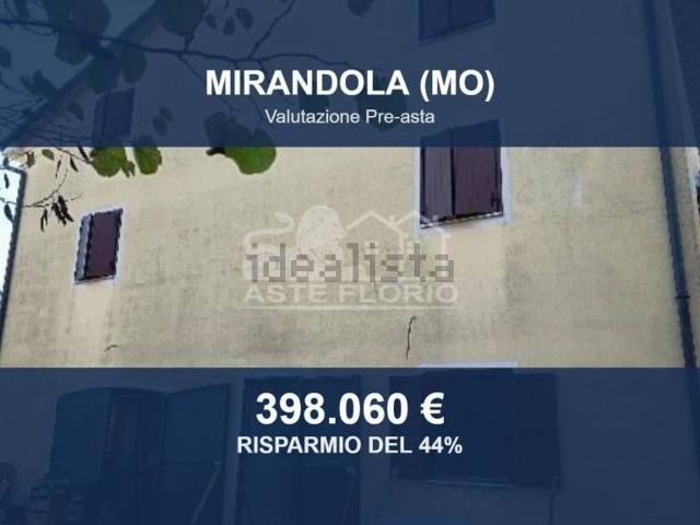Case e ville in vendita di 718 m² in Via Ponte Pietra, 10