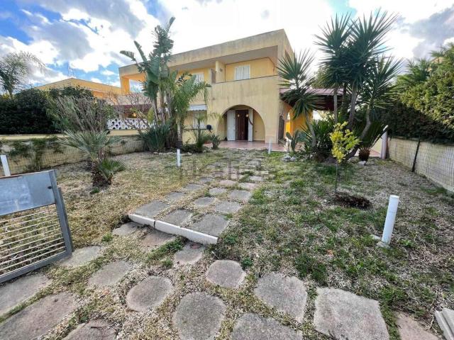Case e ville in vendita di 71 m² in Via Micene, 10