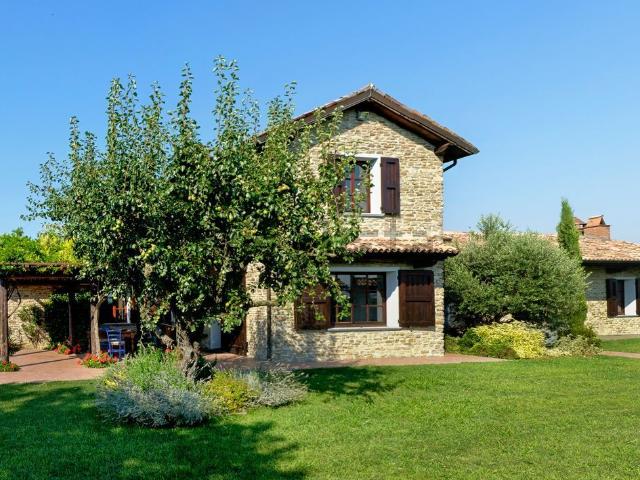 Case e ville in vendita di 720 m² in Via Roma