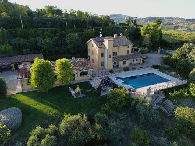 Case e ville in vendita di 720 m² in Strada Provinciale 37