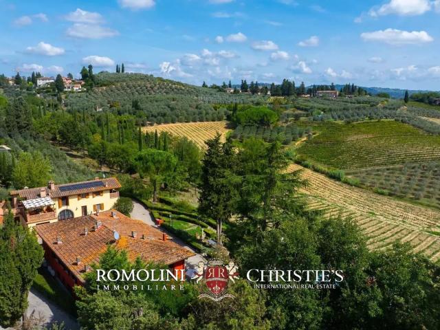 Case e ville in vendita di 721 m²