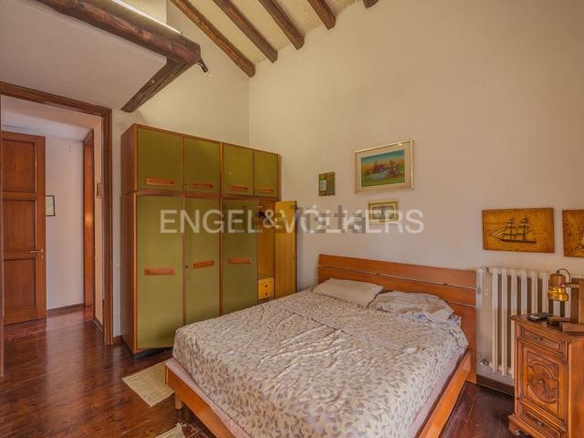 Case e ville in vendita di 725 m² in Via Scapacchiò
