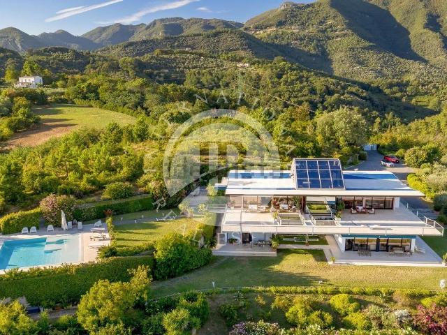 Case e ville in vendita di 728 m²