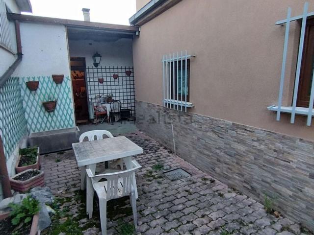 Case e ville in vendita di 72 m² in Via Benedetto Cairoli
