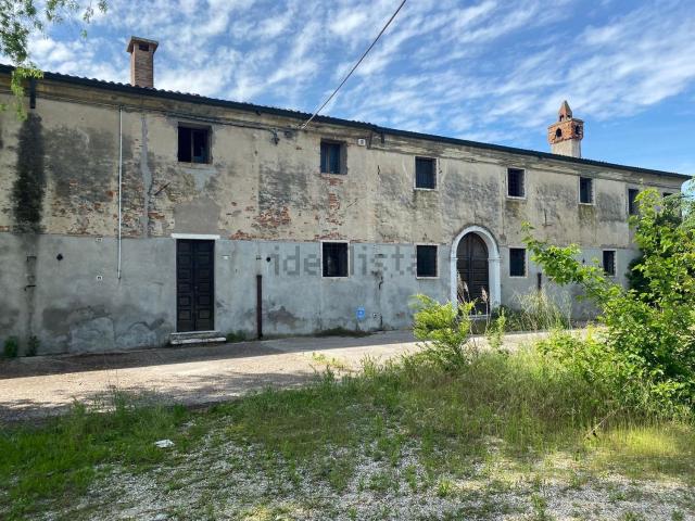 Case e ville in vendita di 730 m² in Via San Pierino, 312
