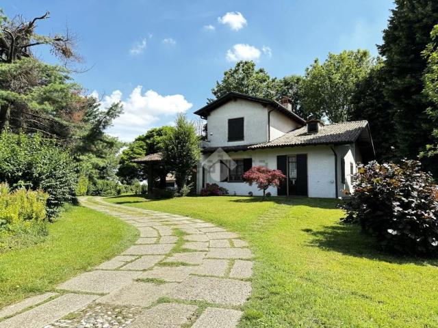 Case e ville in vendita di 732 m² in Via Alcide De Gasperi, 15