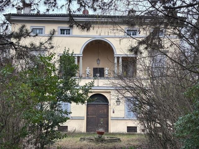 Case e ville in vendita di 735 m² in Via Cartesio