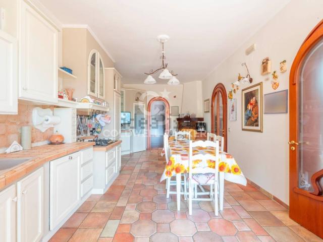 Case e ville in vendita di 736 m² in Via San Magno, 46