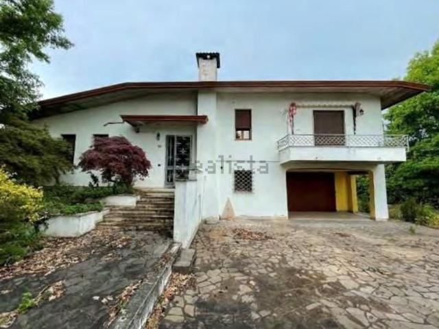 Case e ville in vendita di 739 m² in Via Pastoreria, 8