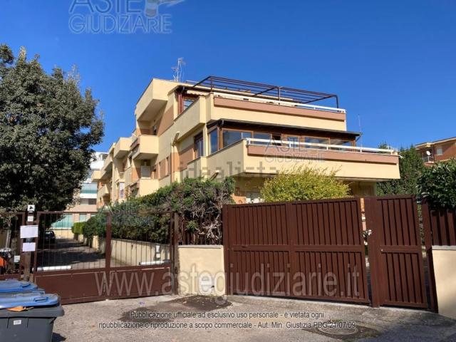 Case e ville in vendita di 77 m² in Via Badino, 148