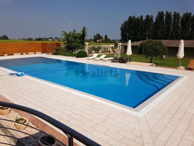 Case e ville in vendita di 740 m²