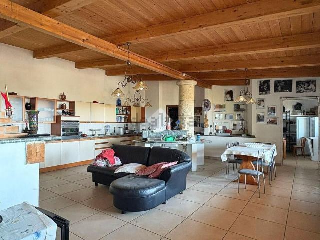 Case e ville in vendita di 744 m² in Contrada Magliacane, 21