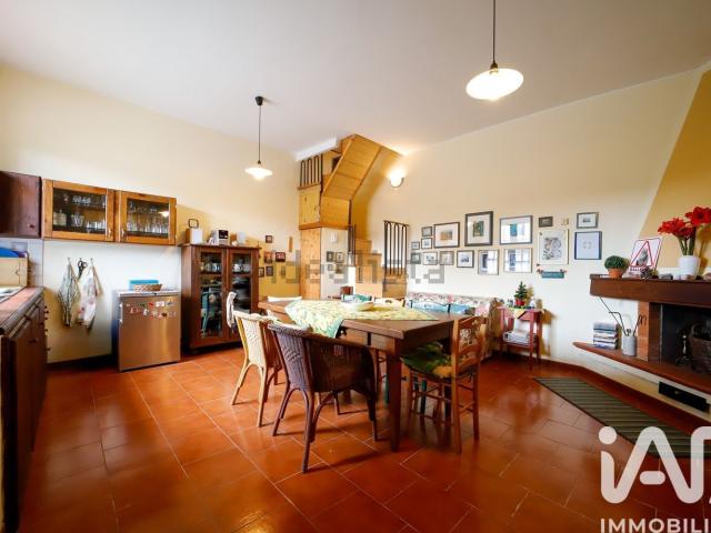 Case e ville in vendita di 74 m² in Via degli Alberghi, 29