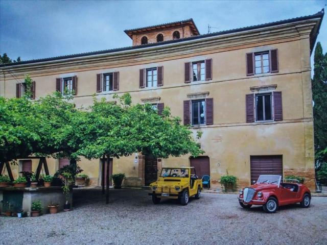 Case e ville in vendita di 750 m²