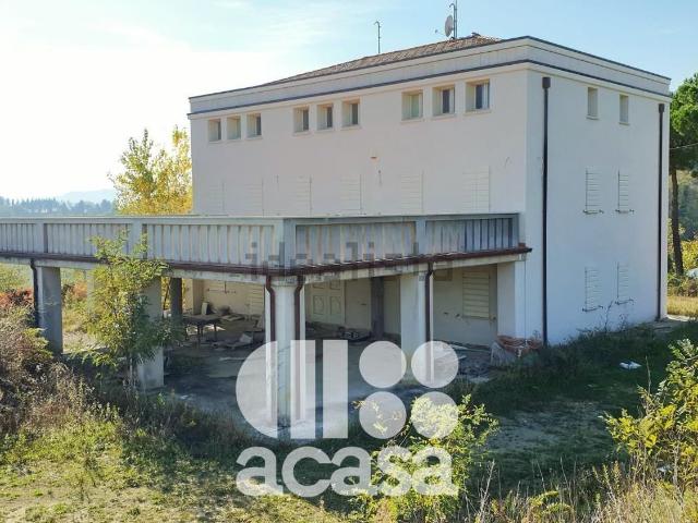 Case e ville in vendita di 750 m²