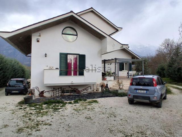 Case e ville in vendita di 750 m² in Via Alberto Pietrorazio