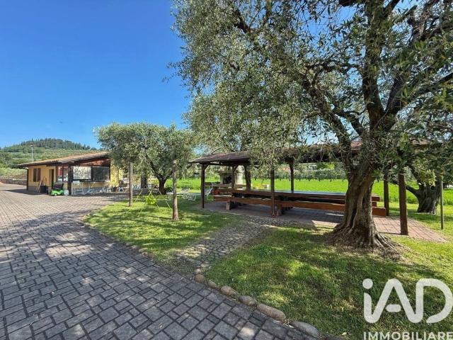 Case e ville in vendita di 750 m² in Via San Colombano