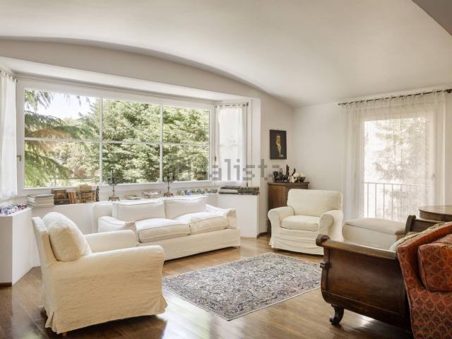 Case e ville in vendita di 750 m² in Via San Giovanni Bosco