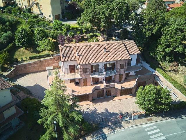 Case e ville in vendita di 750 m² in Via Roma