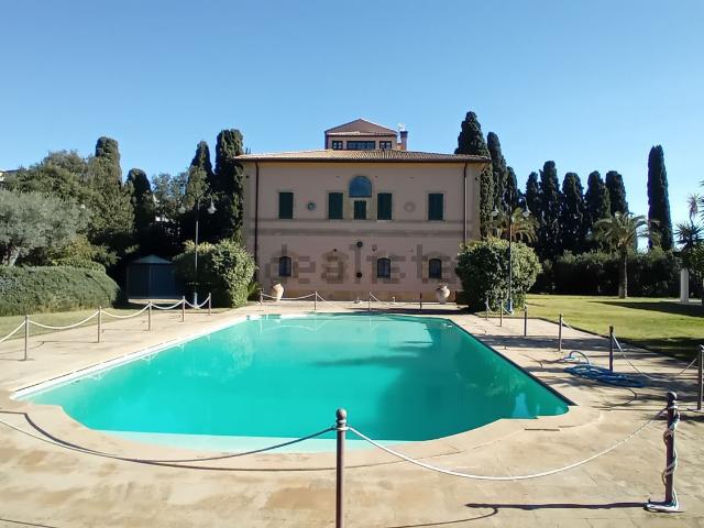 Case e ville in vendita di 750 m² in Via Trigona della Floresta